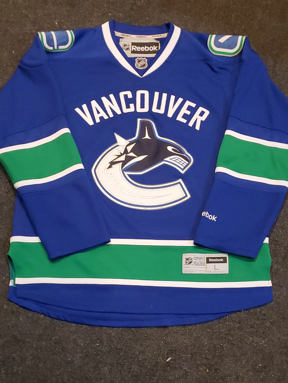 NHL Authentic New Without Tags Reebok Vancouver Canucks Jersey..🏒